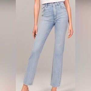Abercrombie & Fitch Women’s Light Blue Straight Ultra High Rise Jeans Size 31/12